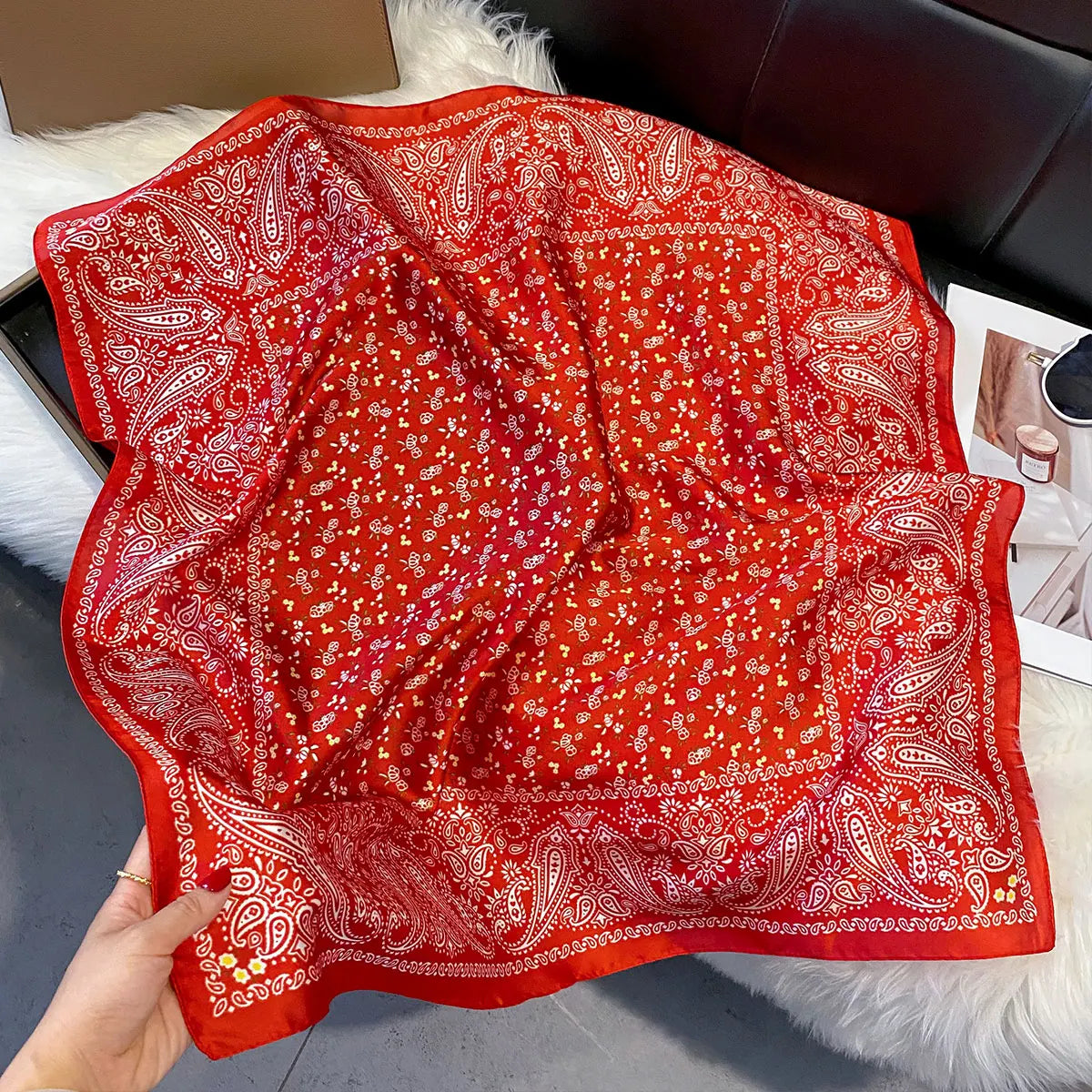 2025 New Fashion 70X70cm Women's Scarf Silk Paisley Print Scarf Square Shawl Decorative Headband Neck Luxury Design Bandana