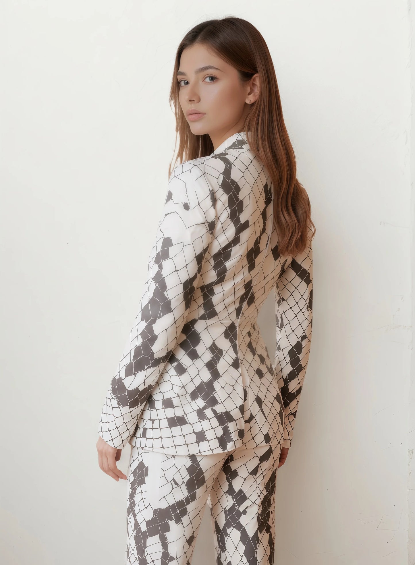 2025 New Casual Fashion Set Women's Suit Set Snake Skin Printed Set Elegant and Stylish Spring and Autumn Edition