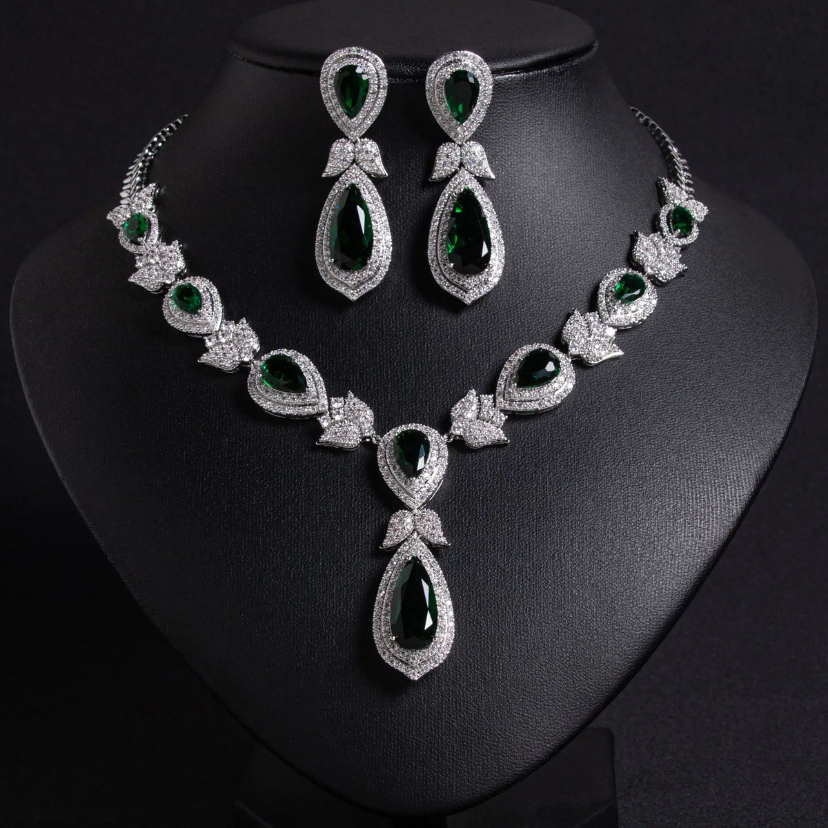 Bridal colored zircon necklace and earrings two-piece set, versatile and elegant stud earrings and banquet necklace for wedding