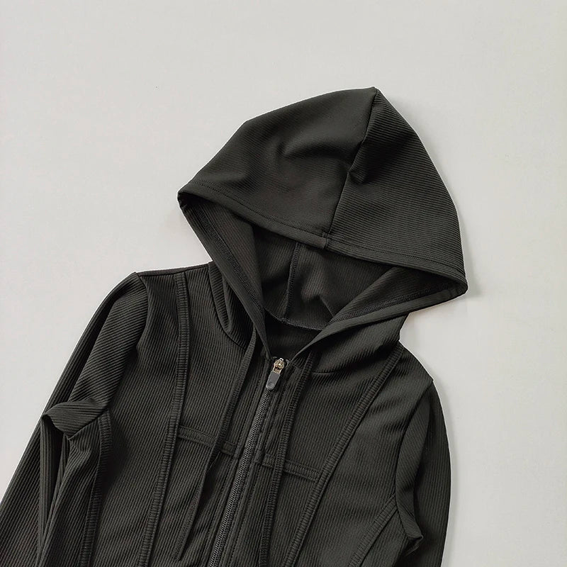 Women's Yoga Coat Short Sports jacket Fitness  Yoga Shirt Cycling Running Coats Zipper jacket Hooded Long Sleeve Sports Jacket