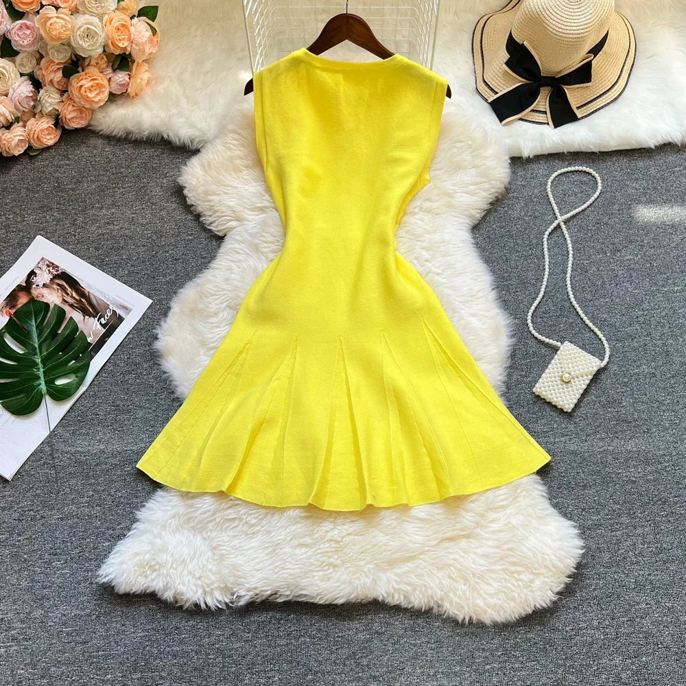 Chic Fashion 2025 Summer Pleated Short Dress Women O-neck Slim Waist A-line Party Dress Streetwear Lady Outfits Vestido