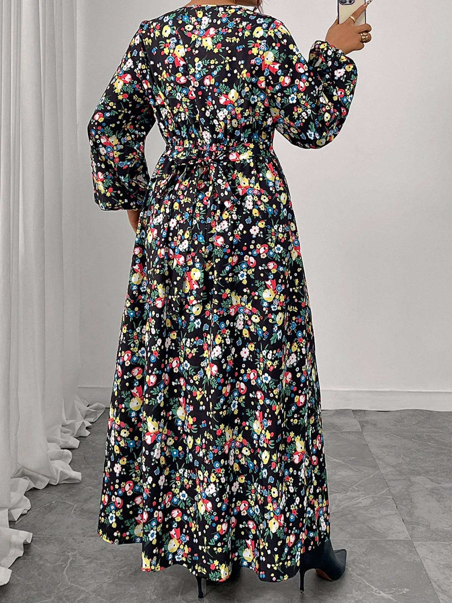 Elegant Maxi Dress Flowy Long Sleeve V-neck Printed Dress for Women s Daily Wear and Special Occasions