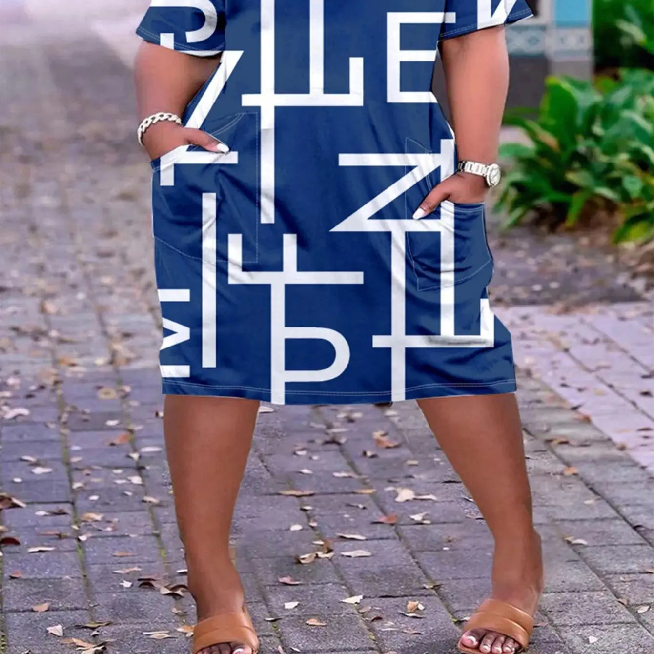 Fashionable slim large size women's geometric letter printed shorts loose and comfortable V-neck dress pencil skirt