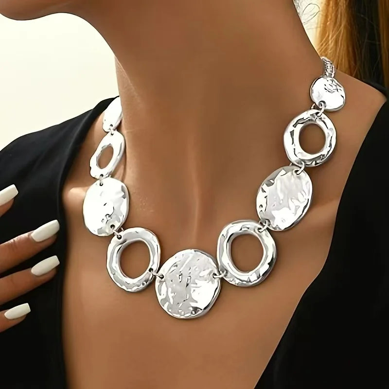 Geometric circular hollowed-out hammer-textured hollowed-out handmade jewelry for women, elegant everyday all-in-one party gifts