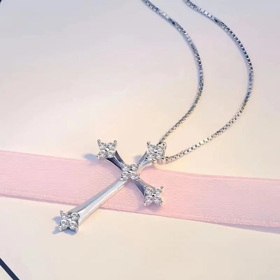S925 Sterling Silvery Classic And Fashionable Cross Pendant Necklace, Suitable for Daily Gifts, Inlaid with Synthetic Zirconia