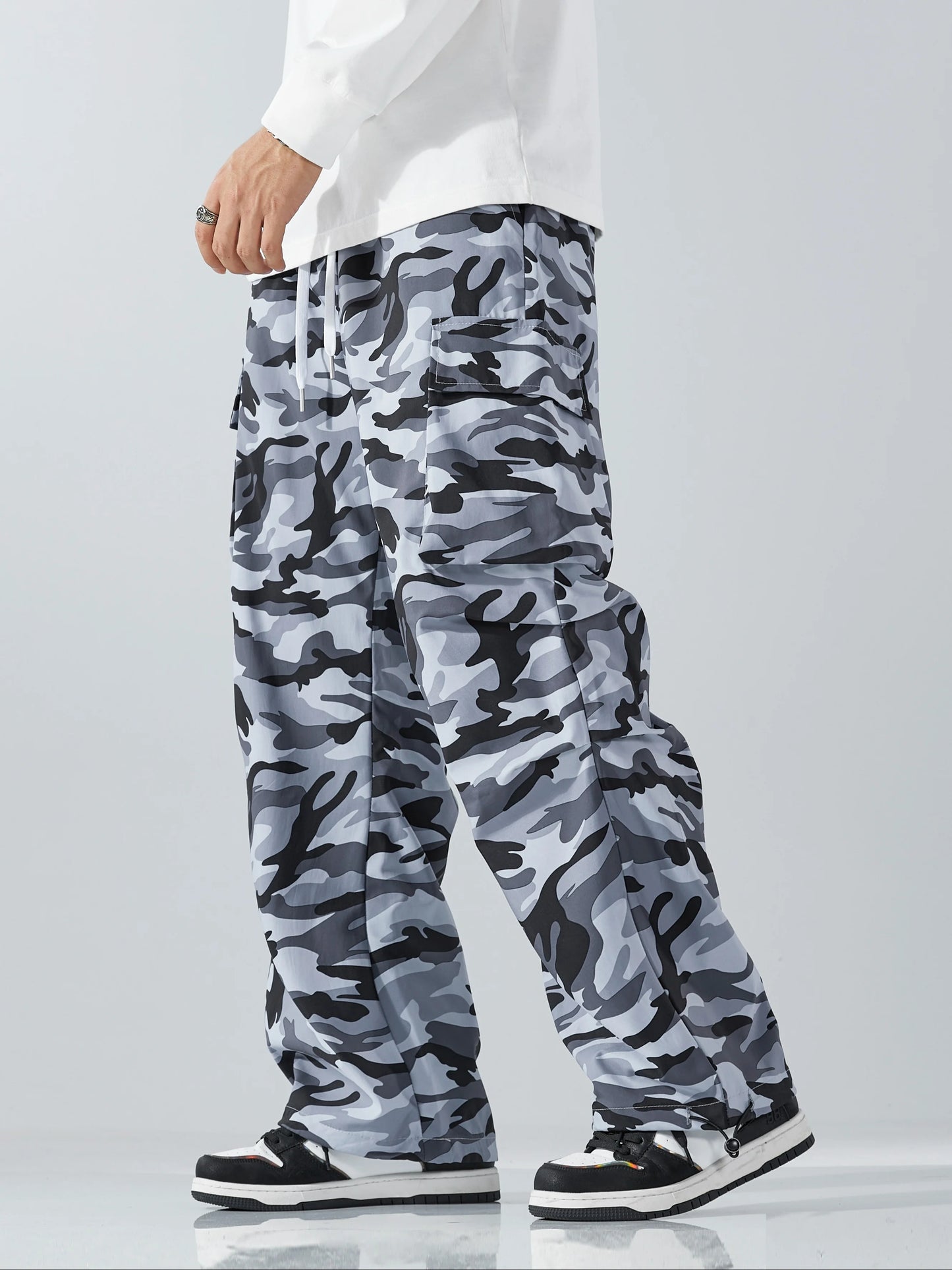 Men's Three-color Casual Camouflage Leaf Pattern Sport Belt Side Pocket Casual Sport Pants