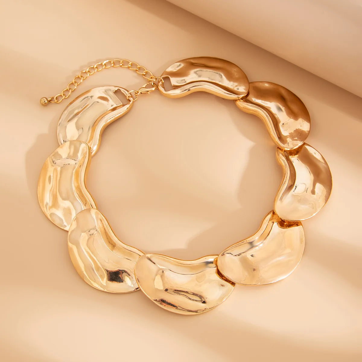 Fashion-sensitive Glossy Splicing Pea Collar, Light Luxury Irregular Alloy Necklace