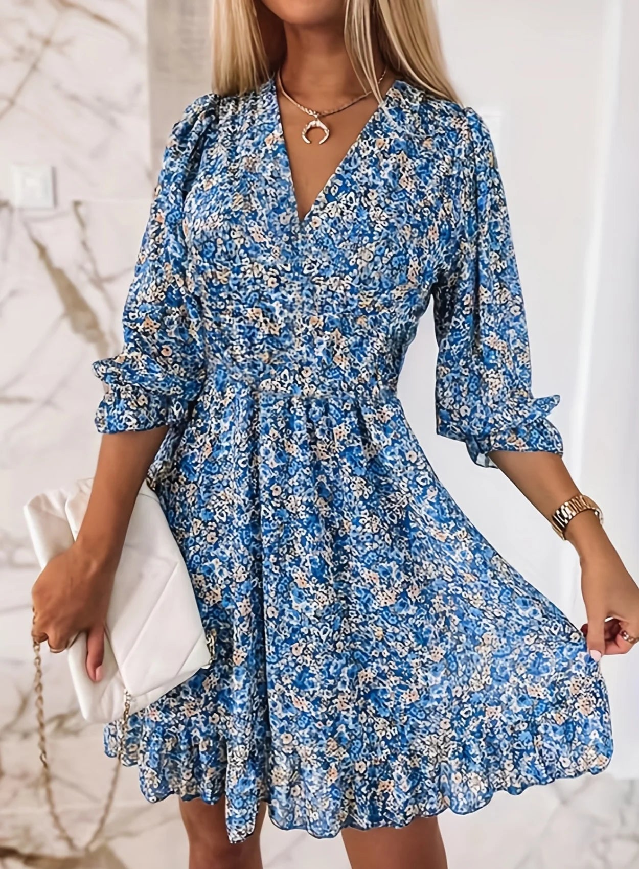 Women's small floral printed V-neck dress, elastic waist design, bohemian fashion casual dress, suitable for daily wear in sprin