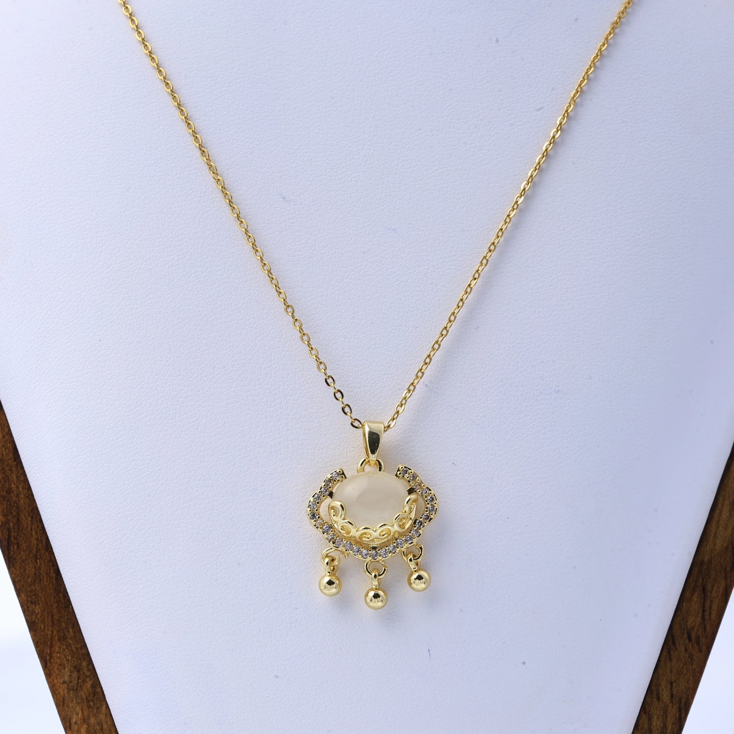 【Titanium Steel】Longevity lock auspicious cloud Ruyi light luxury design versatile Korean style ins niche design live broadc