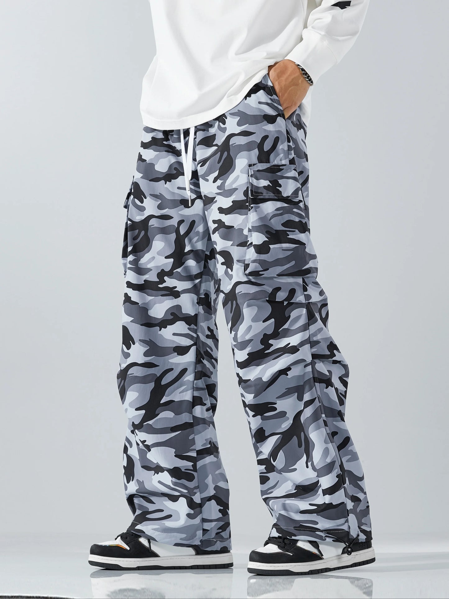 Men's Three-color Casual Camouflage Leaf Pattern Sport Belt Side Pocket Casual Sport Pants