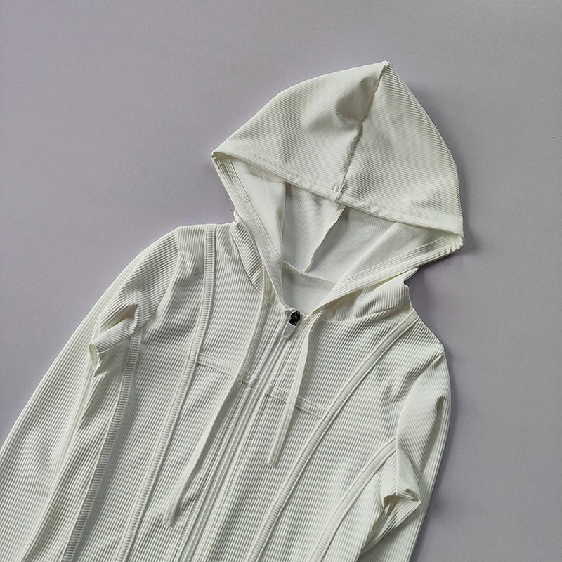 Women's Yoga Coat Short Sports jacket Fitness  Yoga Shirt Cycling Running Coats Zipper jacket Hooded Long Sleeve Sports Jacket