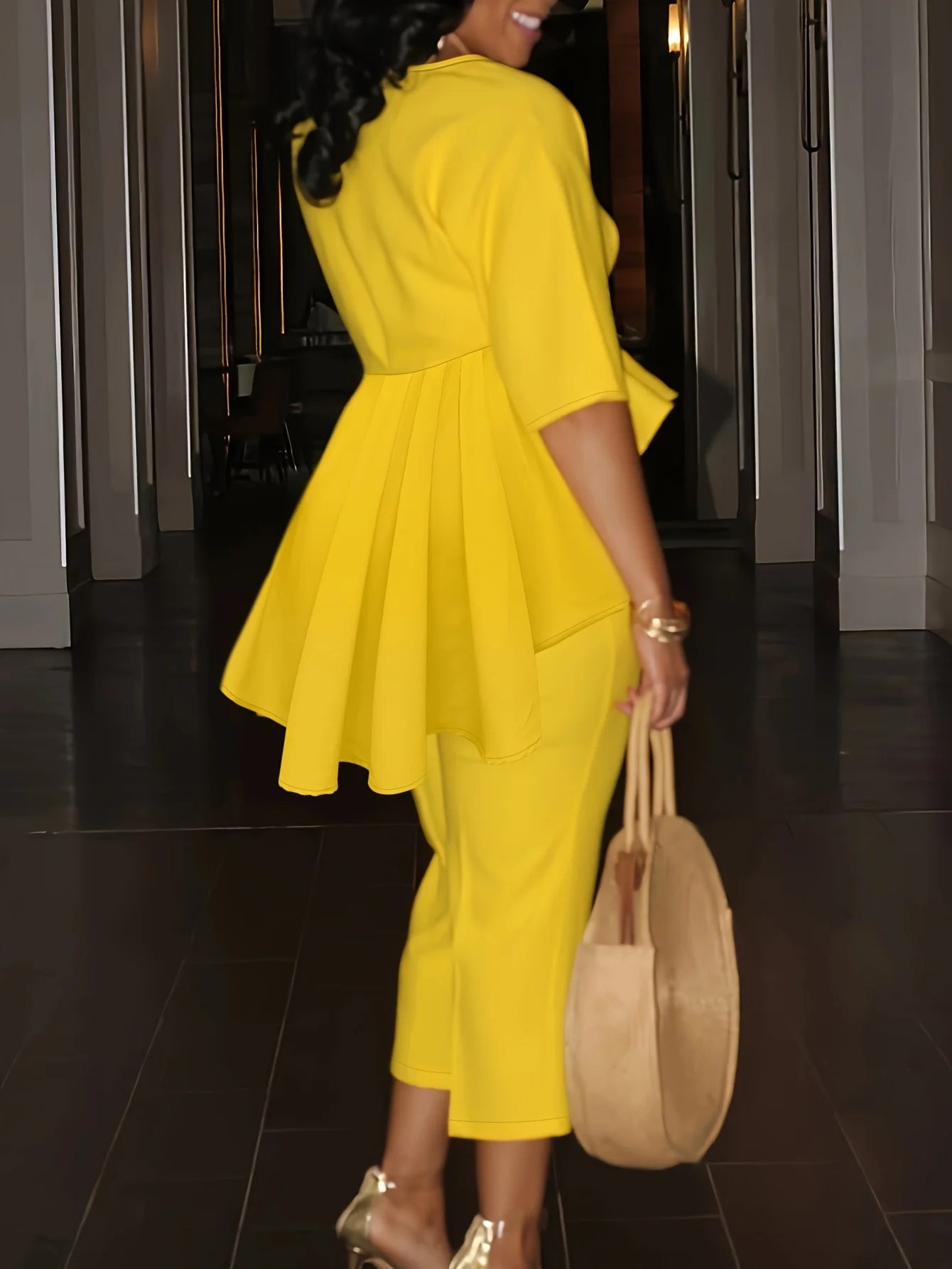 Fashion Solid Color Half Sleeve V Neck Pleated Top Cropped Pants Set