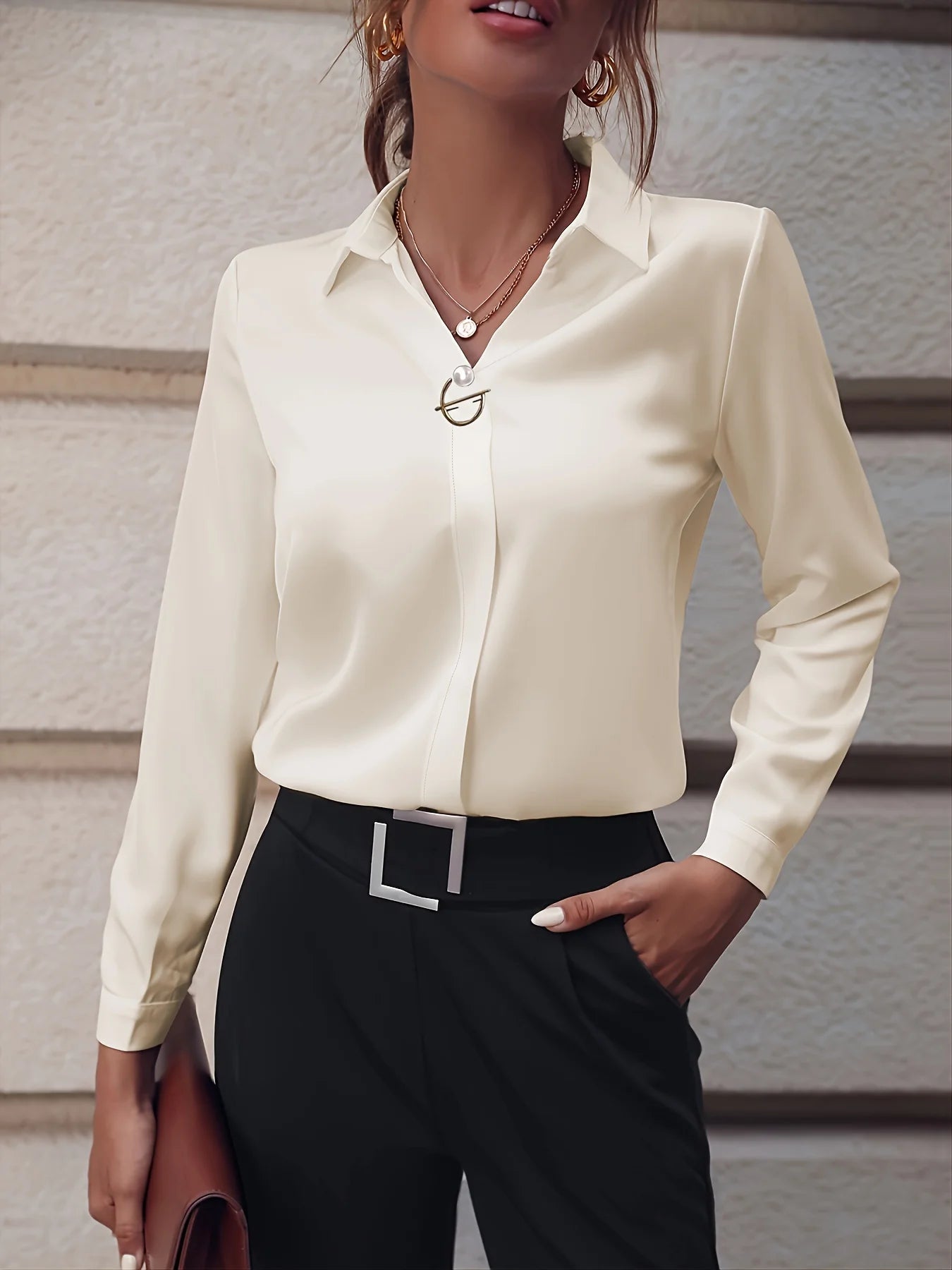 Women's Faux Pearls & Metal Decor Long Sleeve Blouse, Casual Solid Collar Top for Daily Wear, Ladies Clothes for All Seasons