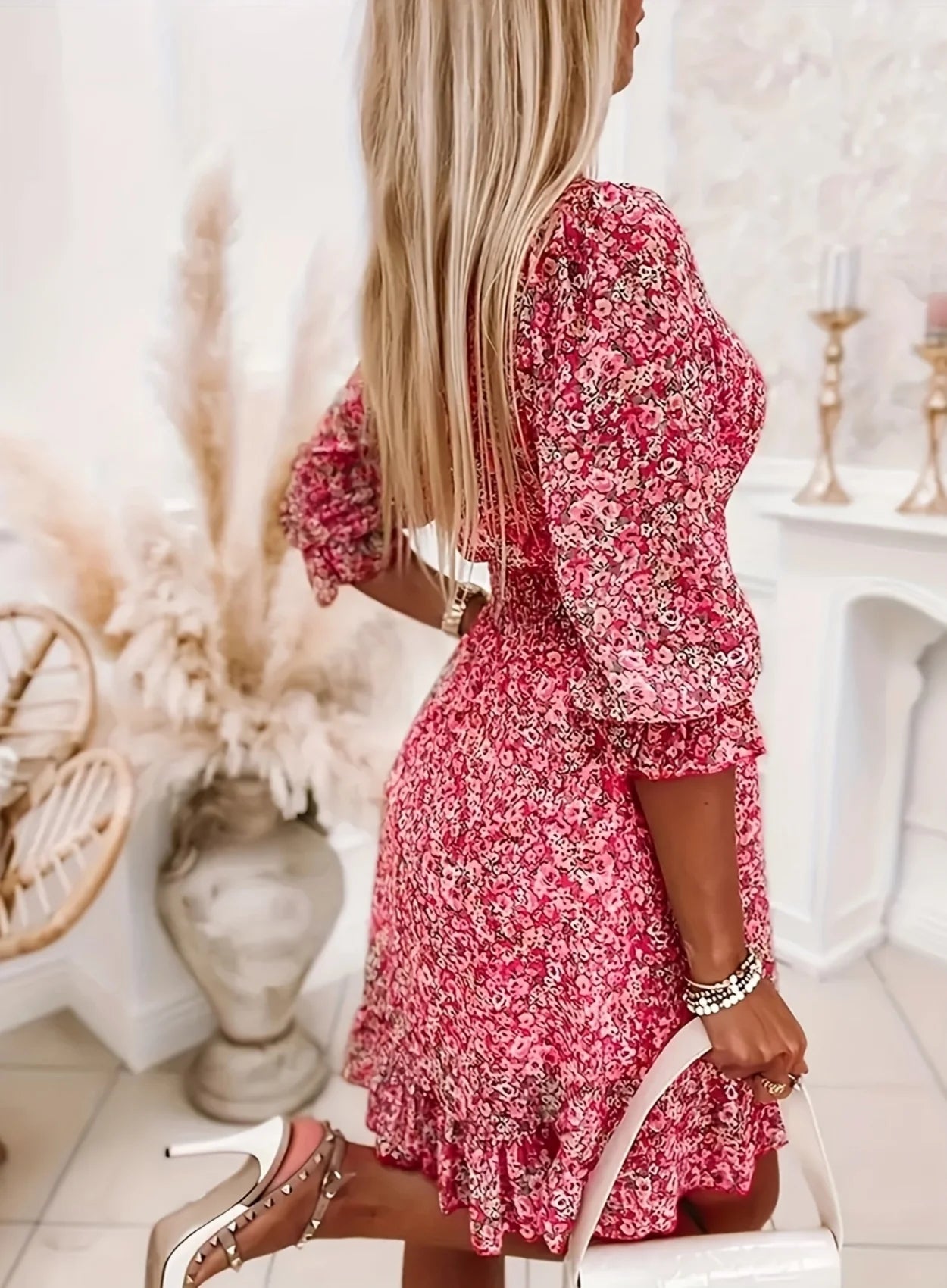 Women's small floral printed V-neck dress, elastic waist design, bohemian fashion casual dress, suitable for daily wear in sprin