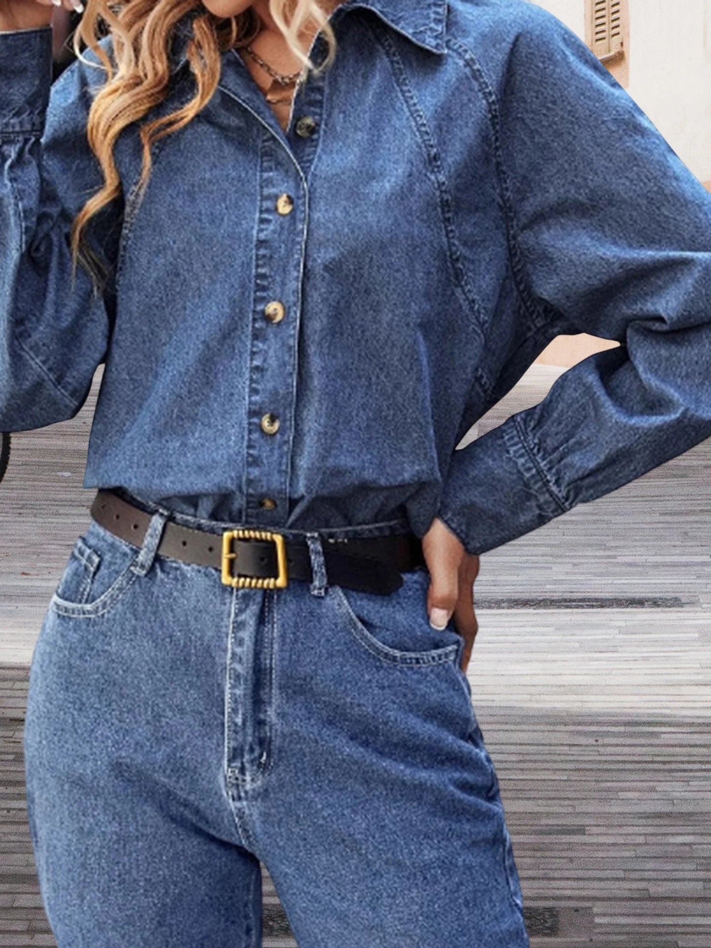 Women s Distressed Denim Jacket with Frayed Hem Classic Long Sleeve Turn-down Collar Button Closure Fall Coat Streetwear