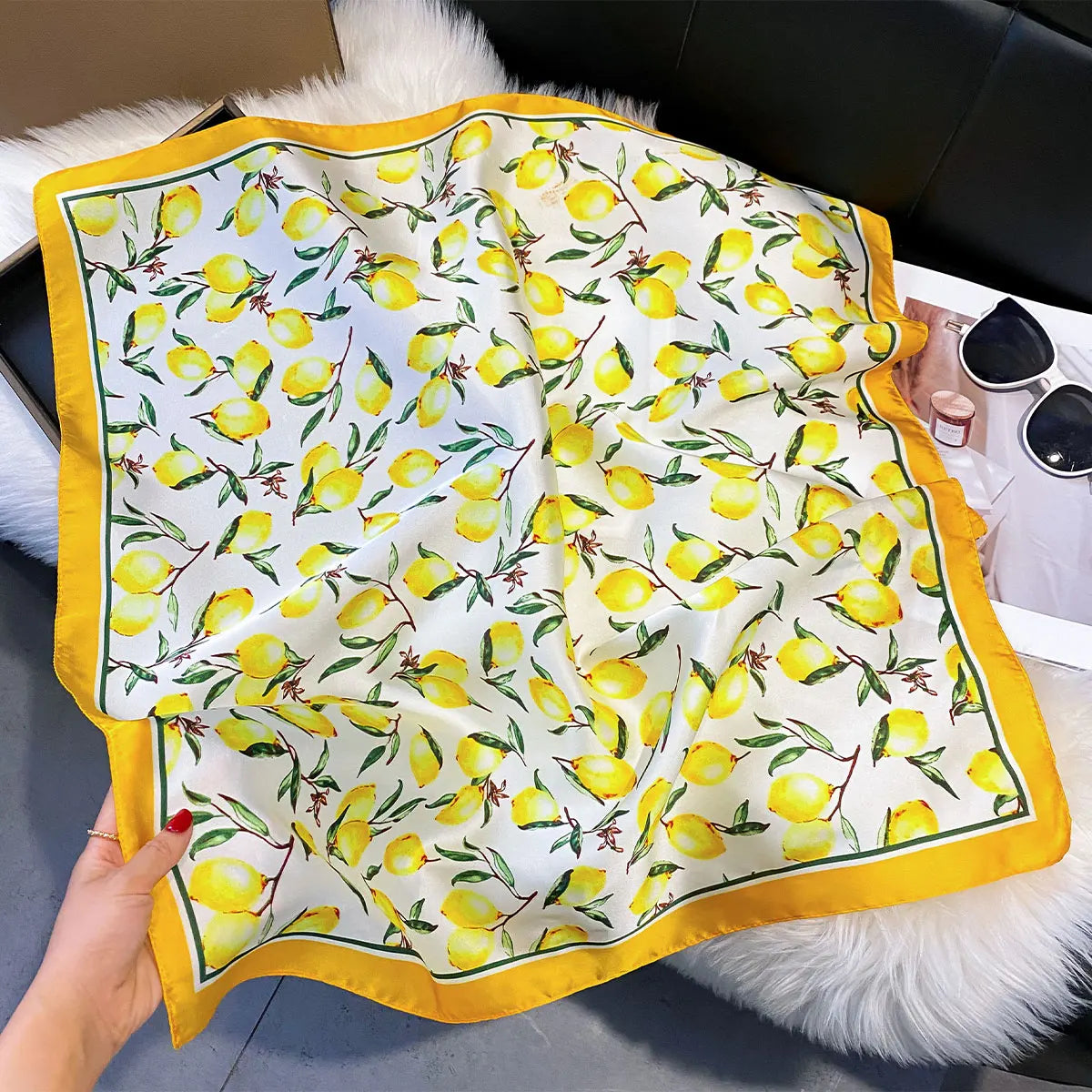 2025 New Fashion 70X70cm Women's Scarf Silk Paisley Print Scarf Square Shawl Decorative Headband Neck Luxury Design Bandana