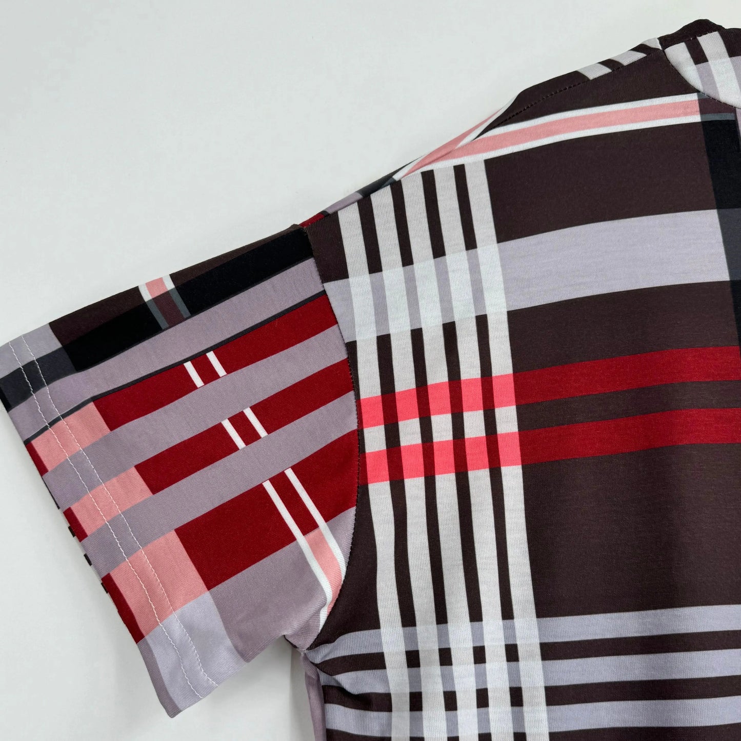 Large size fashionable casual women's clothing, slim, loose and comfortable striped print, V-neck fashion women's clothing