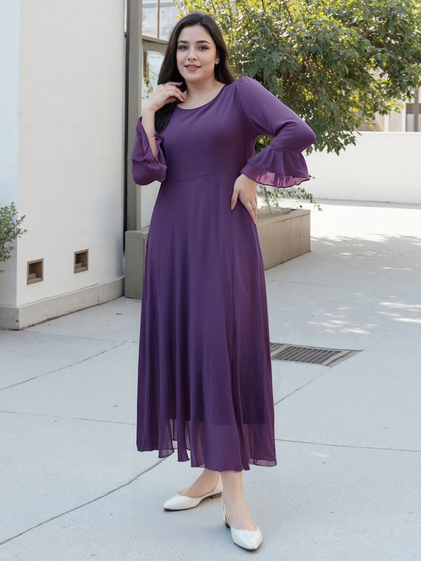 Elegant Maxi Dress Stylish V-Neck Long Sleeve Flowy Dress for Casual Evening Events and Special Occasions